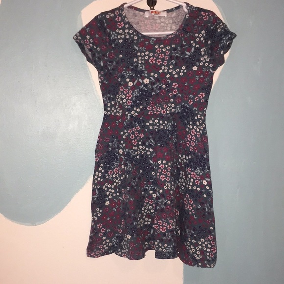 Girls size 5 / 6 floral casual short sleeve dress - Picture 2 of 14